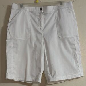Chico's Crisp White Bermuda Shorts with Front Patch Pockets 8/10 incredibly SOFT